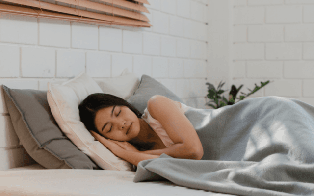 Best Protective Hairstyles to Sleep in for Straight Hair: Prevent Damage & Frizz Best protective hairstyles to sleep in for straight hair prevent damage frizz